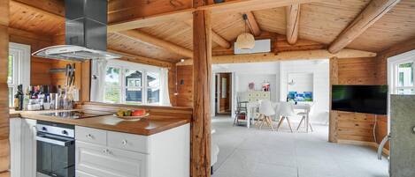 Fridge, oven, dishwasher, coffee/tea maker