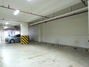 Property grounds - Poolside Condo Unit in Mabolo Garden Flats (Cebu City)