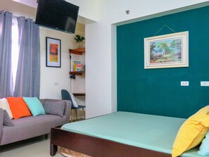 Desk, iron/ironing board, free WiFi, bed sheets - Poolside Condo Unit in Mabolo Garden Flats (Cebu City)