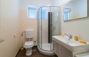 Shower, hair dryer - Gorgeous apartment in Sutivan with WiFi (Sutivan)