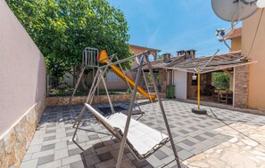 Children's area - Stunning apartment in Kakma with WiFi (Kakma)