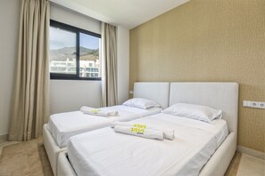 3 bedrooms, in-room safe, free WiFi, bed sheets