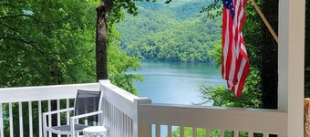 Nantahala Lakeview, Wi-fi, Pet friendly*, firepit, pool table, hiking-boating