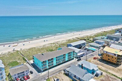 Oceanfront! 2 King Beds! Beach Gear! Walk to Boardwalk!