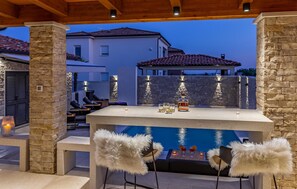 Piscina all'aperto, una piscina riscaldata