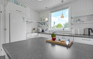 Fridge, microwave, dishwasher, coffee/tea maker
