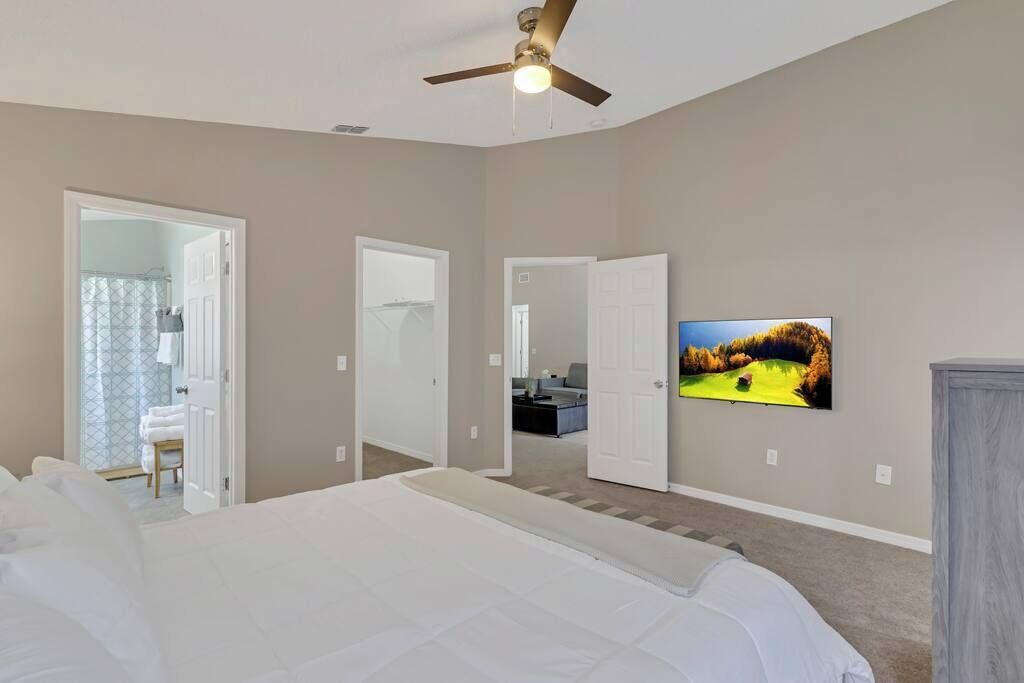 5 bedrooms, iron/ironing board, travel crib, WiFi