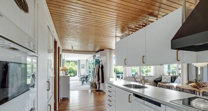 Beautiful home in Spøttrup with kitchen