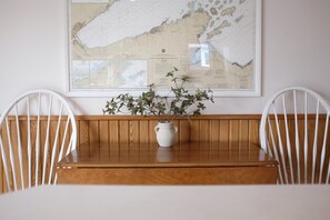 Dining - Cozy home walkable to downtown Two Harbors (Two Harbors)