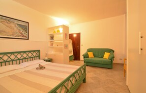 1 bedroom, iron/ironing board, bed sheets