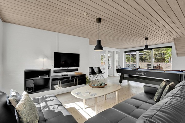 TV, caminetto, lettore DVD