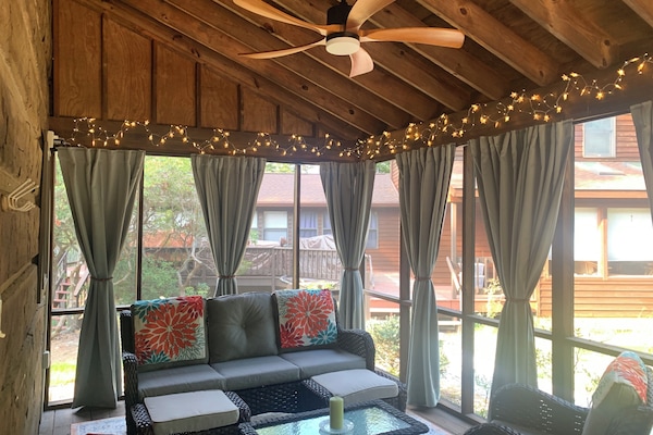 Guests are welcome to close curtains for privacy. Either way very quiet/secluded