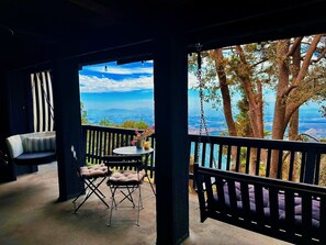 Outdoor dining - 100-Mile Views • Romantic Retreat • Firepit • Proposal-Ready • Dog Friendly (Crestline)