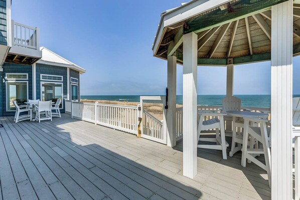 Outdoor dining - Sweetwater | Oceanfront | Private Outdoor Pool, Private Indoor Pool (Virginia Beach)