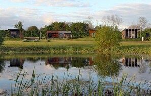 المنطقة المحيطة بالمنشأة