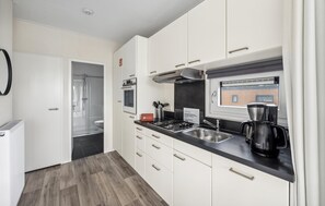 Kühlschrank, Herdplatte, Geschirrspüler