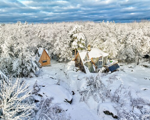 Dome Home on 42 Acres! Close to the Beach and Downtown Kennebunkport