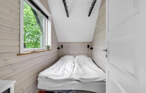 3 bedrooms, iron/ironing board, free WiFi