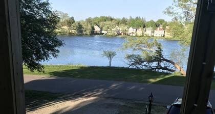 Cozy cottage on Lake Bancroft in Ishpeming, Mi