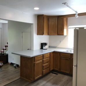 Interior - Cozy cottage on Lake Bancroft in Ishpeming, Mi (Ishpeming)