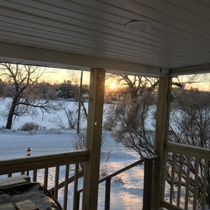 Property grounds - Cozy cottage on Lake Bancroft in Ishpeming, Mi (Ishpeming)