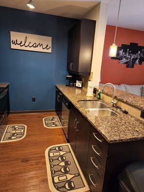 Interior - Hip East Atlanta Apartments (Atlanta)