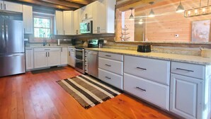 Coffee/tea maker, fridge, microwave, oven - Three Bears Cabin - Unique Four Bedroom Luxury Cabin with Hot Tub! (Pickens)