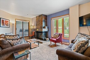 TV, fireplace - Monthly Discount, Hot Tub & Sauna, Resort Access! (Durango)