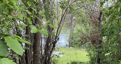 2022 5th Wheel RV, 2BD, Sleeps 6, Kootenai River Views/Access, Picnic Table