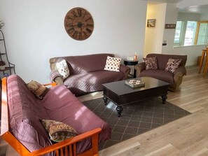 Smart TV, DVD player, books