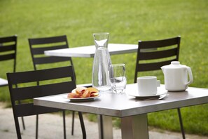 Restaurant - The Originals City Hotel Macon Nord Autoroute Du Soleil (Mâcon)