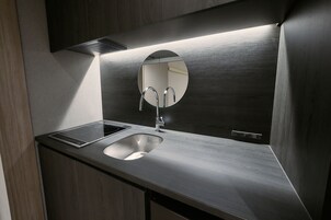 Fridge, microwave, stovetop, electric kettle