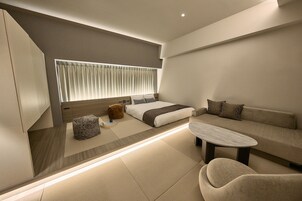 Traditional-Zimmer | Zimmersafe, Verdunkelungsvorhänge, kostenloses WLAN, Bettwäsche