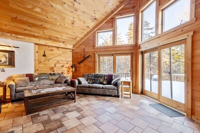 Cozy Vermont Log Cabin Chalet Only Minutes from Jay Peak