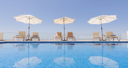 Villa Oleander - 4 bedroom Villa with Private Heated Pool, Hot Tub, Stunning Views