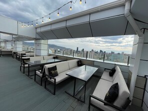 3 restauranter, frokost, lunsj og middag serveres, internasjonale retter