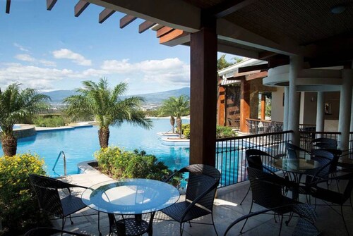 Santa Ana mountain view condo for 2