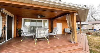 Waterfront Paradise- sunset, sunrise and moonrise and whitesands