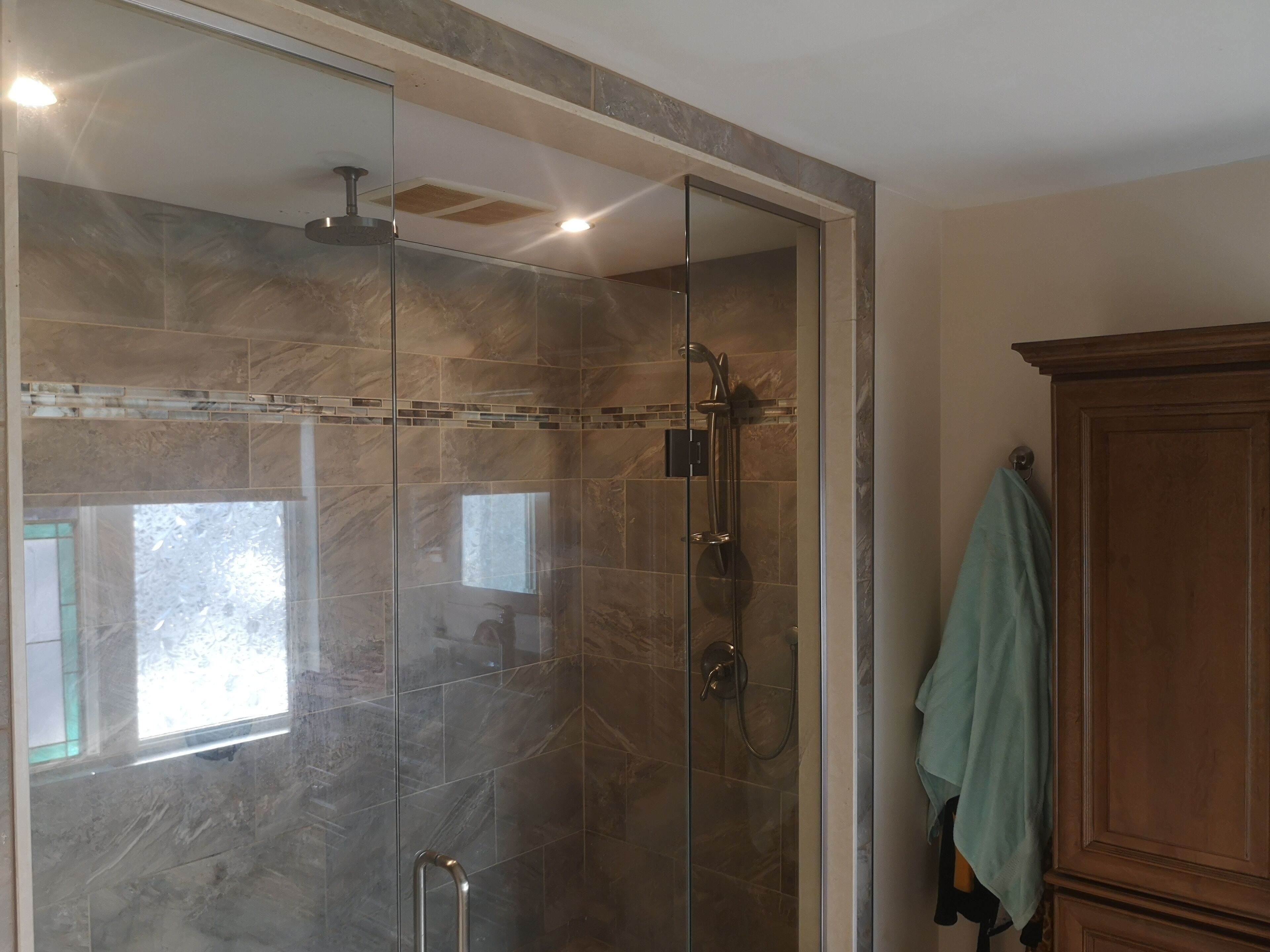 Douche, savon, papier toilette