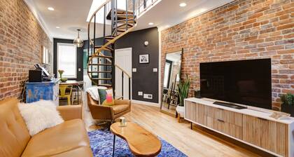 Unique renovated townhouse with private backyard