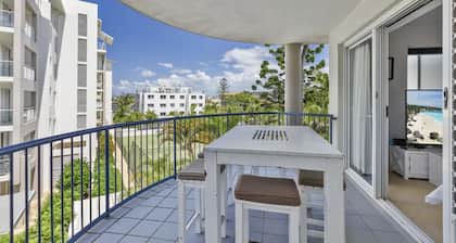 The Penthouse - Luxury Rooftop Living | Minutes from the Beach