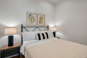 2 bedrooms, iron/ironing board, free WiFi, bed sheets - Impressive City Center Condo with EV Outlet (Asheville)