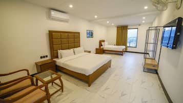 Laptop workspace, free WiFi, bed sheets