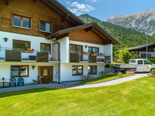 Sonnige Wohnung mit Skiaufbewahrung