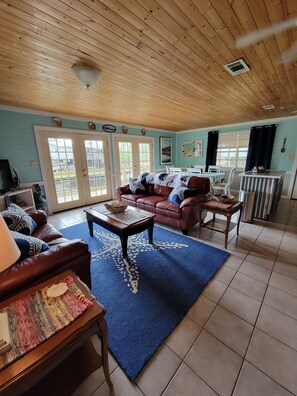 Smart TV, DVD player