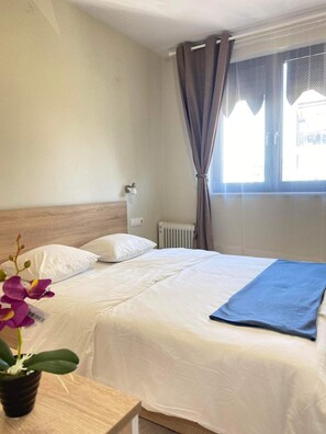 1 bedroom, in-room safe, iron/ironing board, free WiFi