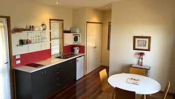 Standard Cabin | Private kitchen | Mini-fridge, microwave, stovetop, electric kettle