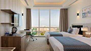 Deluxe Twin Room | Minibar, desk, soundproofing, free WiFi