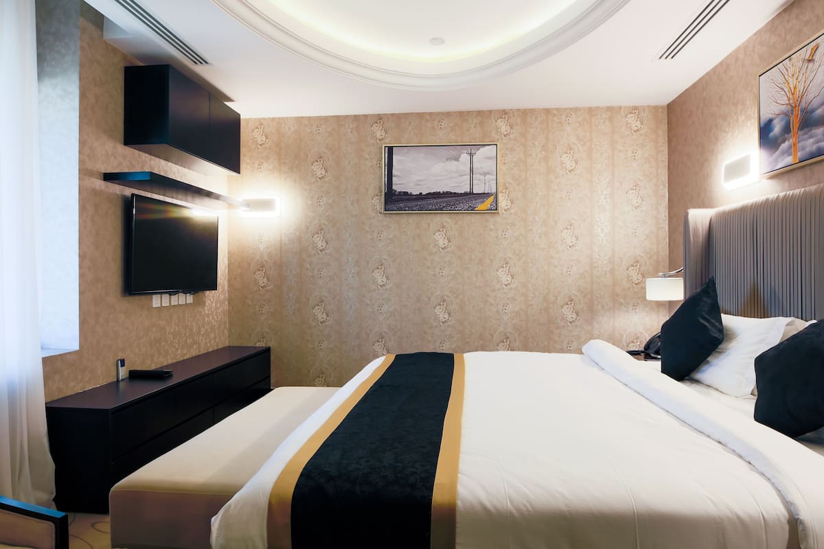 1 slaapkamer, een minibar, een bureau, geluiddichte muren