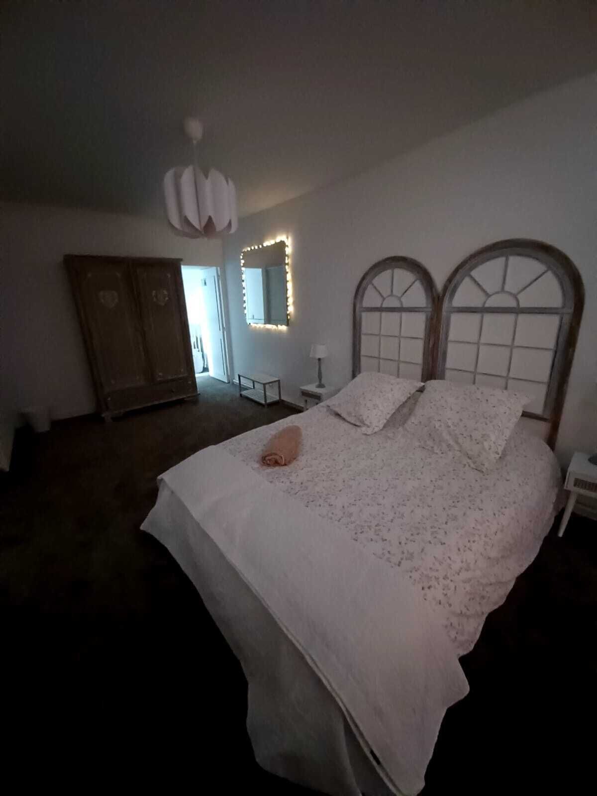 4 bedrooms, iron/ironing board, WiFi (free), bed sheets